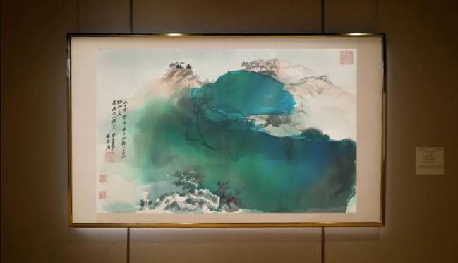 张大千泼彩《翠岭晴云》将拍卖，这幅画卢燕已珍藏多年