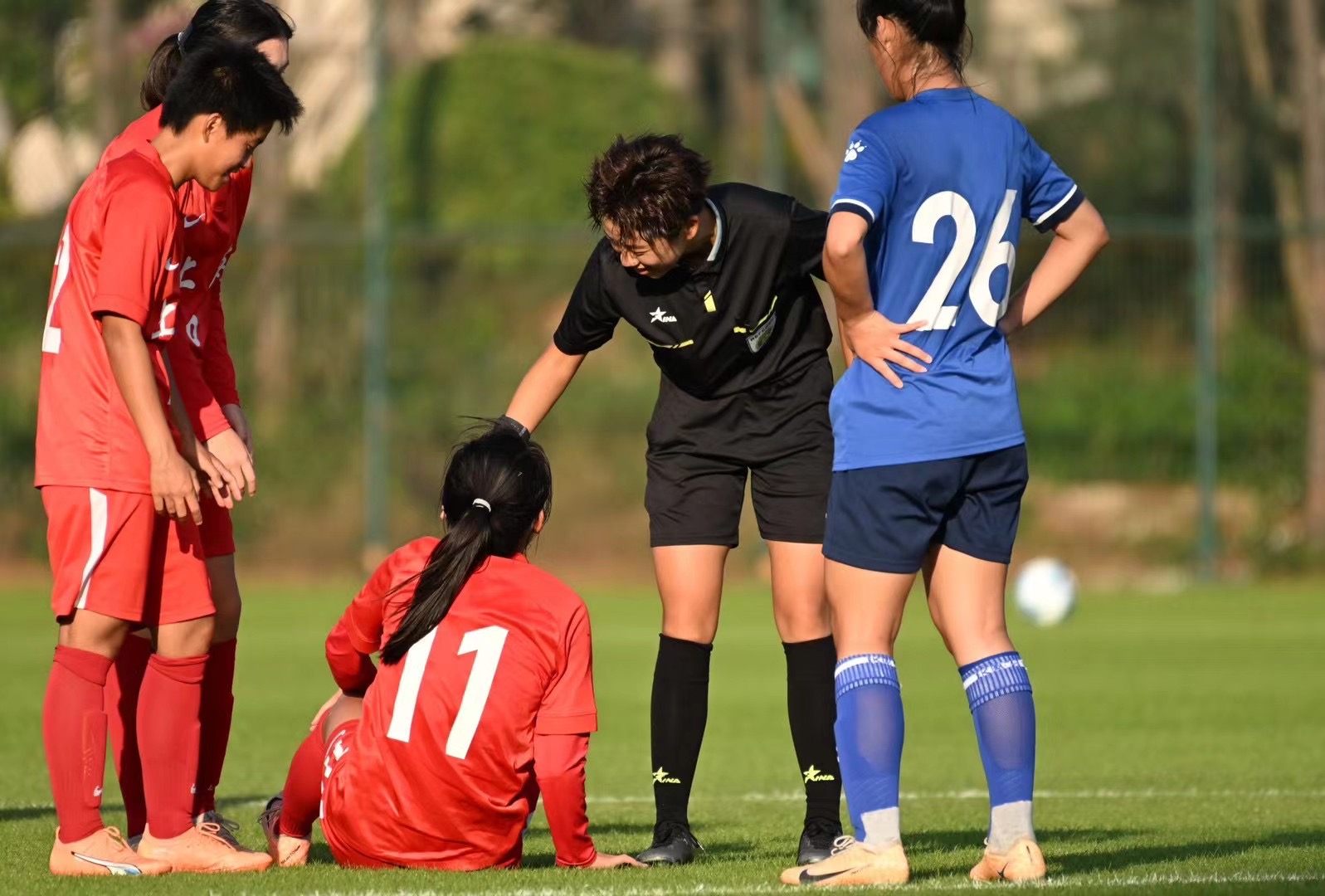 “90后”中国足球女裁判成长史