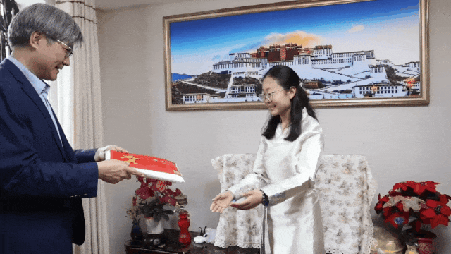 藏族女孩代吉，收到北大首封录取通知书！